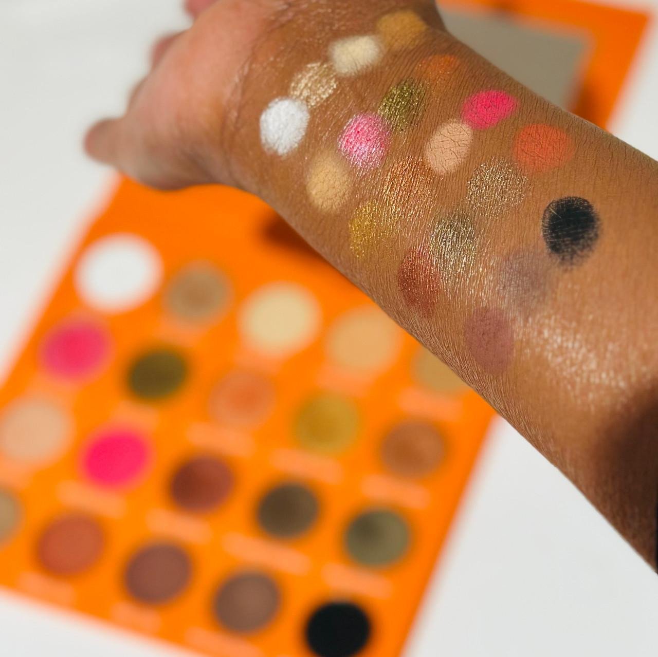 the-eyeshadow-pad-sandbox-nude-eyeshadow-palette__99790.jpg